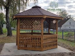Drewniana sześciokątna altana ogrodowa Gosia o wymiarach 3,2 m
