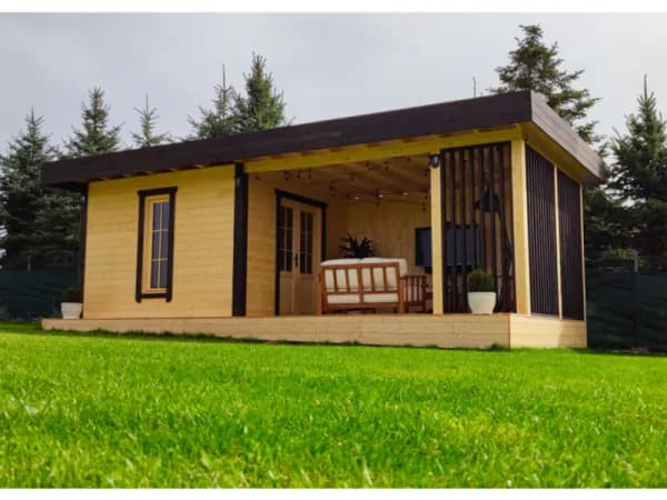 Sauna ogrodowa 8m x 3,5m z przestrzenią wypoczynkową