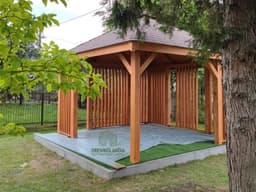 Nela – kwadratowa drewniana altana o nowoczesnym designie