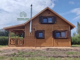 Duży domek letniskowy Wiktor V – drewniany projekt z antresolą i oknami PCV