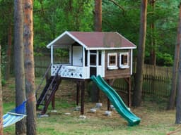 Domek drewniany z ekologicznych materialow