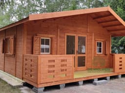 Domek letniskowy z tarasem Norbert IV – drewniany domek parterowy 35m²