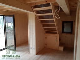 Wnętrze domku z drewna CRP5, widok od środka
