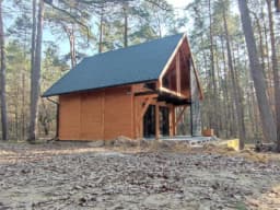 Całoroczny domek CRK10 z tarasem i dużymi przeszkleniami