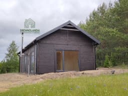 Widok domu CRK1 PLUS – drewniany dom całoroczny z przestronną bryłą i tarasem
