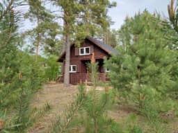 Fabian IV – przestronny domek letniskowy o wymiarach 5,9x5,9 m z dużymi przeszkleniami