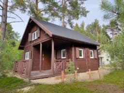 Fabian IV – elegancki drewniany domek letniskowy z funkcjonalną antresolą
