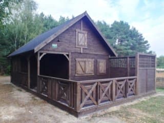 domek z dużym tarasem